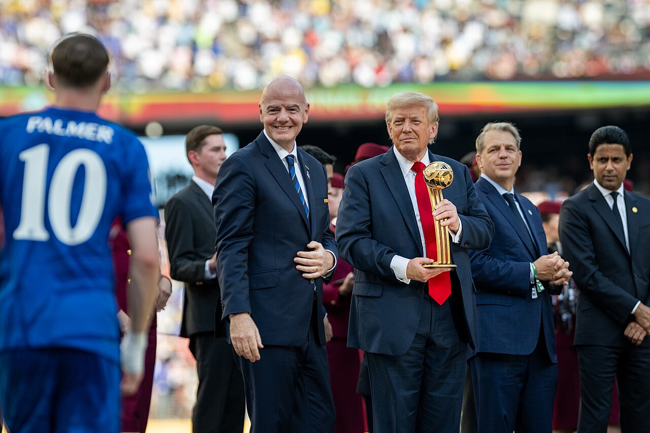 Infantino FIFA-elnök a labdarúgás sírját ássa? – Elnöki telefonok, vitatott döntések és a 27 perces szünet